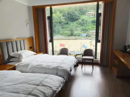 Holiday Inn Hotel Отели в г. Динцзие