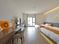 Lakeside House Hotels near CC Joyland