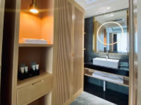 Waka Love Dance Hotel Hotels in Derong