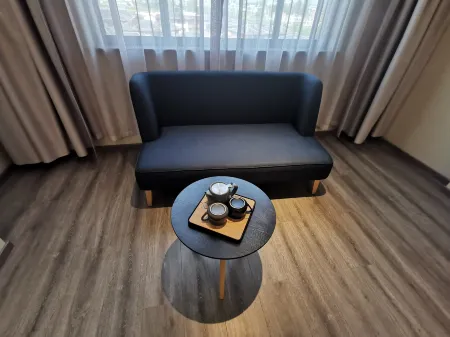 Hotel.N0.1Hong Kong Road Отели в г. Фунин