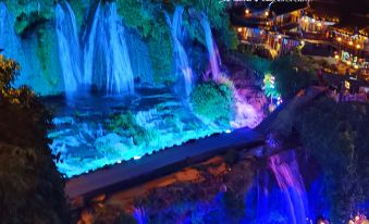 Furong Town Flower Waterfall Bay Homestay