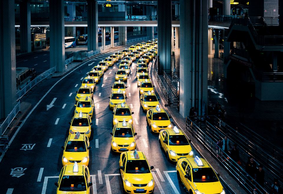 [히든 타임 호텔의 깔끔한 객실 내부]