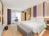 Lavande Hotel (Dazhou Qu County Huanghua Avenue) - parkir