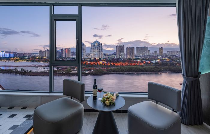 Xishuangbanna Jinghong Jimu River View Hotel (Gaozhuang Xishuangjing Starlight Night Market)