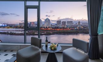 Xishuangbanna Jinghong Jimu River View Hotel (Gaozhuang Xishuangjing Starlight Night Market)