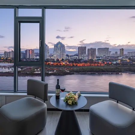 Xishuangbanna Jinghong Jimu River View Hotel (Gaozhuang Xishuangjing Starlight Night Market)