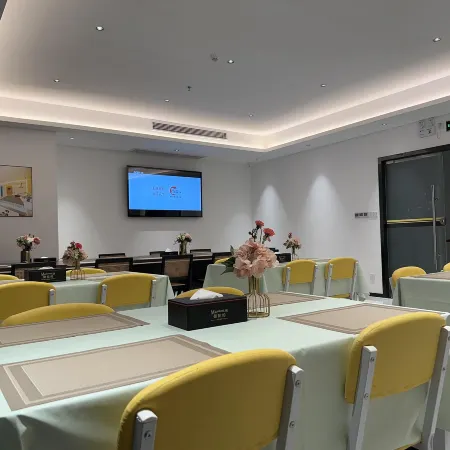 Mantuolun Smart Hotel (Yangjiang Xindacheng)