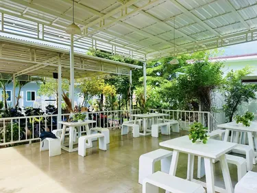 รูปภาพของแอทเดอะบีช เกาะล้าน
