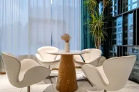 Luoyang Yunyi Hotel (Longmen High-speed Railway Station Hekeda New Area Hospital)