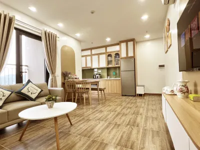 Happy Home Hotels near Đồng Hồ Đức Toàn