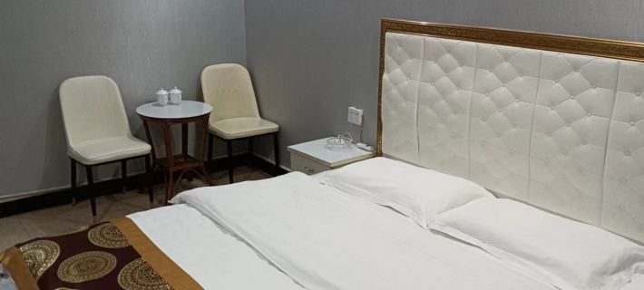 Linshui Huangcheng Hotel Hotel di Linshui