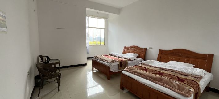 Luoping Veteran Station Hotels in Luoping County