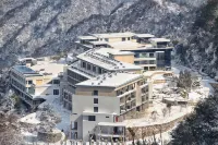 Pan'an Yunhai Ark Resort Hotels near Pan'an Passenger Transport Center