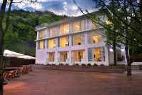 Shanjian Youmingyue Private Hot Spring Homestay (Dujiangyan) Hotels in Zhaogong Mountain Scenic Area