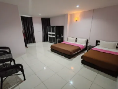 Hotel Kuang Hua Sitiawan Near To UniKL-MIMET Hotel di Sitiawan