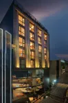 Lumen Bangkok Udomsuk Station Hotel dekat Ramkhamhaeng University Bang Na Campus