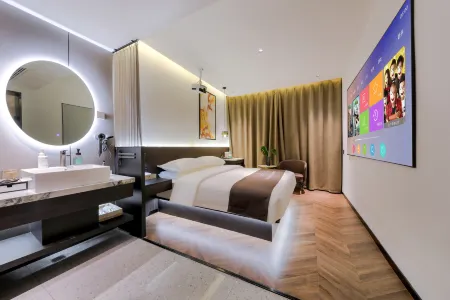 W Design Hotel (Qinyang Bus Station) Отели рядом с достопримечательностью «Langya Zhuangshi Songxueyi Memorial Hall»