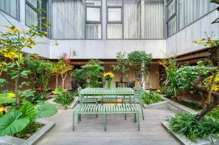 The Ritz Hotel (Shenzhen East Railway Station Buji Branch)