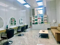 Rose Hotel (Nanyang Zhangheng Avenue Municipal Government Store) Hotels in Nanyang
