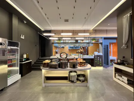 Yue Hotel (Wuxiang County Eighth Route Army Taihang Memorial Hall Branch)