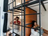 Book a Bed Poshtel Hotels near Rang Hill