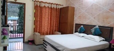 Four Season Homestay Bhowali Bhimtal  호텔