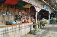 Summer Homes Beach Front Resort and Cottages Port Barton - ที่มีบาร์