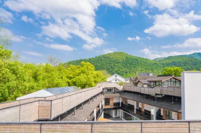 Light and wind ROOF Tangquan House (OMG Heartbeat Park Store) Hotels near Yaolin Wonderland Scenic Area