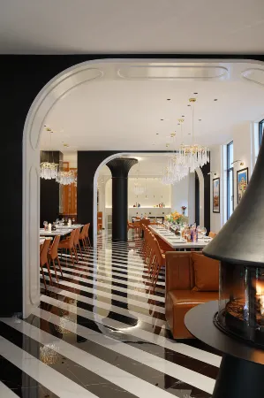 Z Hotel (Shangri-La Dukezong Ancient City) Отели рядом с достопримечательностью «Tancheng Square»