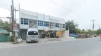 RedDoorz @ EBM One Building Hotels in Oton