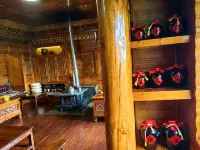 Lugu Lake · Lede Far Mountain Accommodation - Morgenmad
