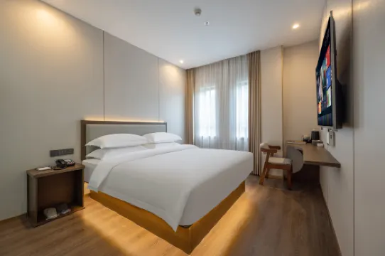 เซอร์วิสอพาร์ตเมนต์จูกวงซือเย่ (สถานีรถไฟใต้ดินทีหยูกวน)