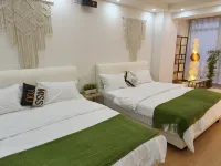 Dushi Yuechao Electronic Game Themed Homestay (Zhong Yang Street Saint Sophia Cathedral)