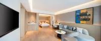 Bolinghui Hotel (Chengdu Panda Base West Gate Subway Station Store) Отели рядом с достопримечательностью «Синдуцзян грязный»
