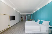 Dangtu HOMEFUNPARK • SOULMATE Lakeside Balcony Media Hotel (High-speed Rail East Station Branch）