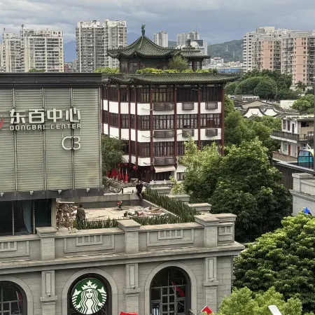 Banyan Family Hotel (Sanfang Qixiang Branch) Отели рядом с достопримечательностью «Liu Qixian Former Residence»