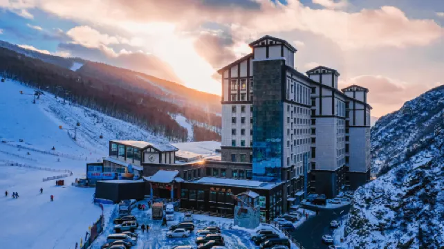 Dragon Palace Hotel (Wanlong Ski Resort)