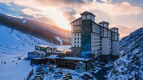 Dragon Palace Hotel (Wanlong Ski Resort)