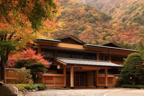 Nishiyama Onsen Keiunkan Hotels in Hayakawa