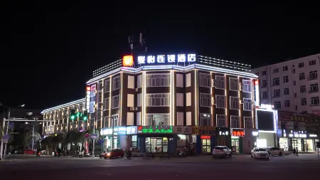Junyi Chain Hotel (Chifeng Aohan Banner Xinzhong Street) Отели в г. Аоханьци