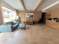 Fengheju Lotus Homestay (Hong'an Border Town Scenic Area) - Parking