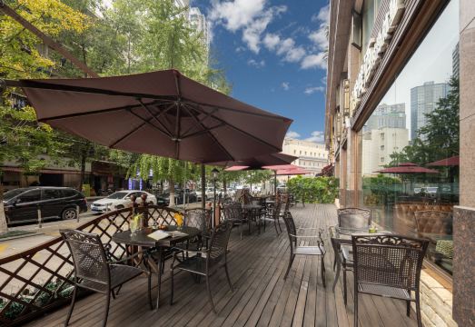 1. 칭퉁 시티 호텔..