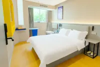 7 Days Premium Hotel (Chongqing Yunyang Chengzhongcheng Commercial Street) Hotels in Yunyang County