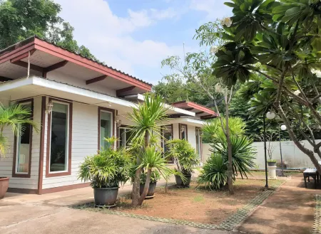 Sea Beach Koh Larn 3 Отели рядом с достопримечательностью «Обзорная Площадка»