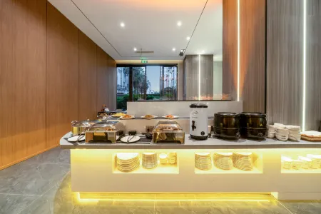 Pullman Light Luxury Hotel