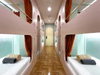 The Snug & The Sierra Airportel Hotel dekat Phuket International Airport