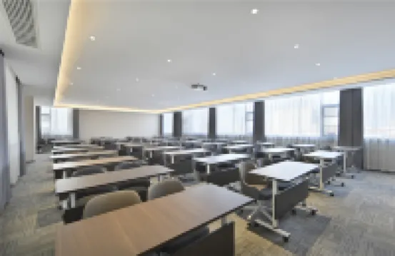 Jinjiang Hotel (Xinxiang Yanjin West Street Triangle Park)
