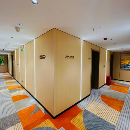 Luoshan Baitao Hotel