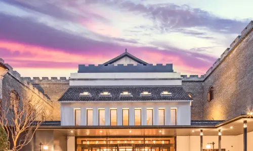 Yanguan Music Lead Vocal Resort Hotel