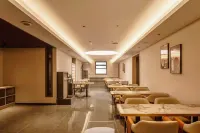 SANHE HOTEL Hôtels à : Xiushan County